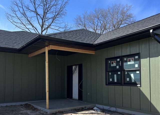 Property at 2559 River Rd, Decorah, IA 52101, 3 beds, 2 baths