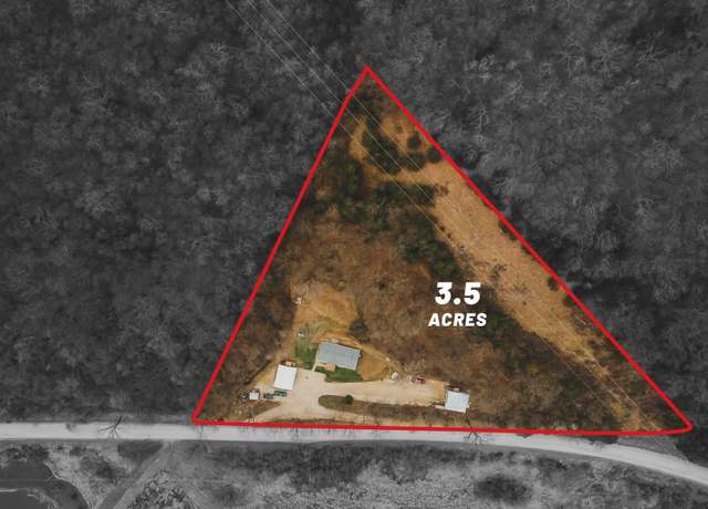 Property at 1862 Village Creek Dr, Lansing, IA 52151, 3 beds, 2 baths