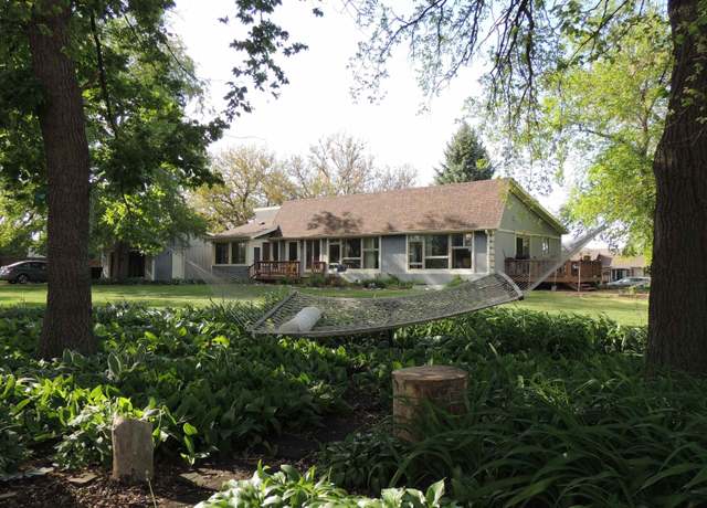 Property at 4606 Hudson Rd, Cedar Falls, IA 50613, 4 beds, 2.5 baths