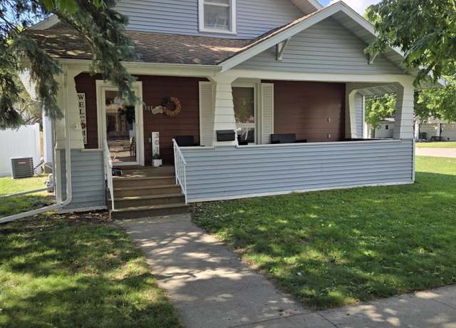 Property at 301 Walnut St, Laporte City, IA 50651, 4 beds, 2.5 baths