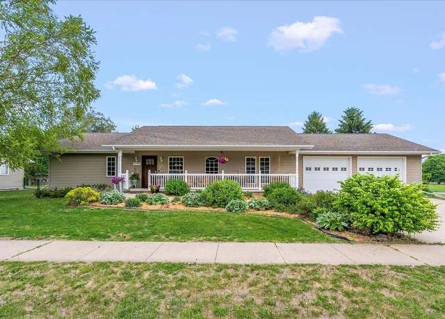 Property at 1700 NW 4th Ave, Waverly, IA 50677, 3 beds, 2 baths