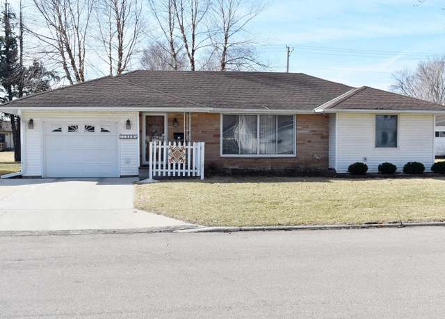 Property at 1208 Oak St, Osage, IA 50461, 4 beds, 2 baths