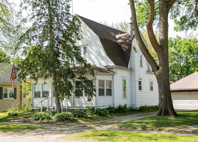 Property at 120 W Adair St, Shell Rock, IA 50670, 3 beds, 1 bath