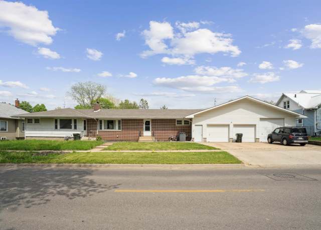 Property at 925-927 Baltimore St, Waterloo, IA 50702