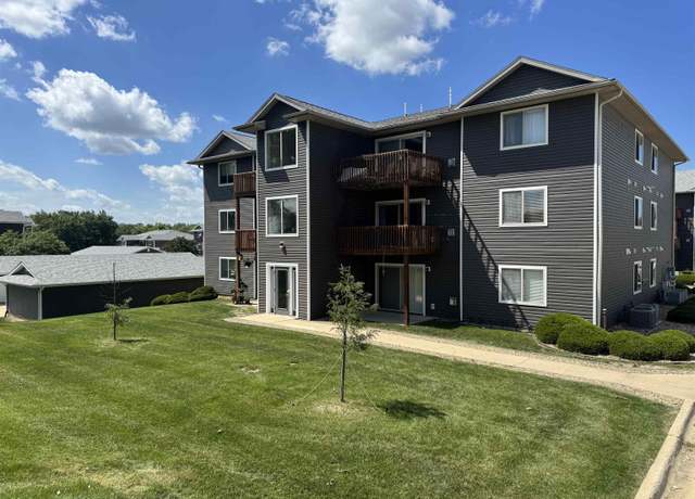 Property at 4705 Chadwick Rd, Cedar Falls, IA 50613, 2 beds, 1 bath