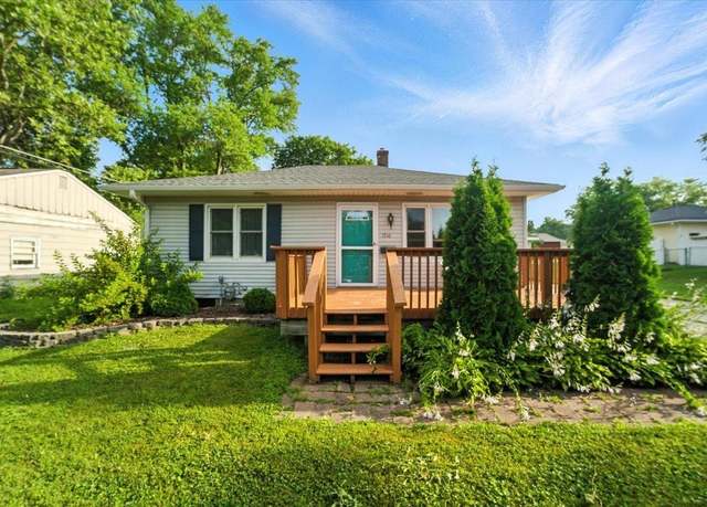 Property at 1510 Madison St, Cedar Falls, IA 50613, 3 beds, 1 bath