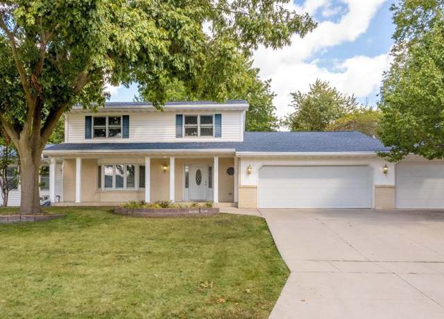 Property at 3513 Inverness Rd, Waterloo, IA 50701, 5 beds, 4.5 baths