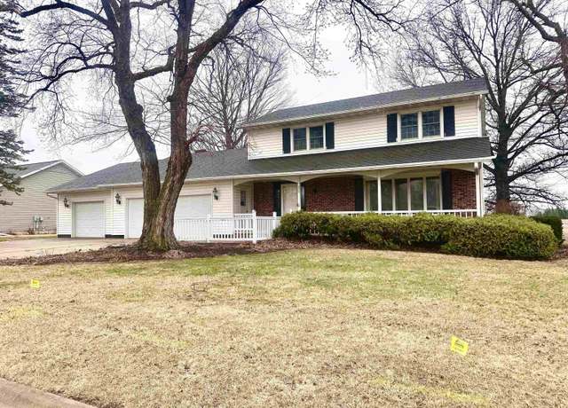 Property at 822 7th St St SE, Oelwein, IA 50662, 4 beds, 3 baths