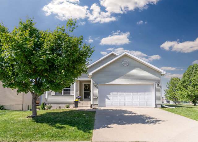 Property at 4752 Loren Dr, Cedar Falls, IA 50613, 4 beds, 3 baths