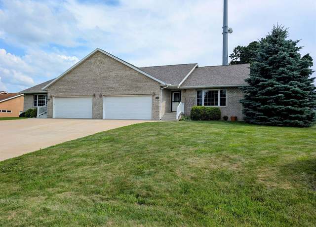 Property at 1007 Linden St, Decorah, IA 52101, 2 beds, 2 baths