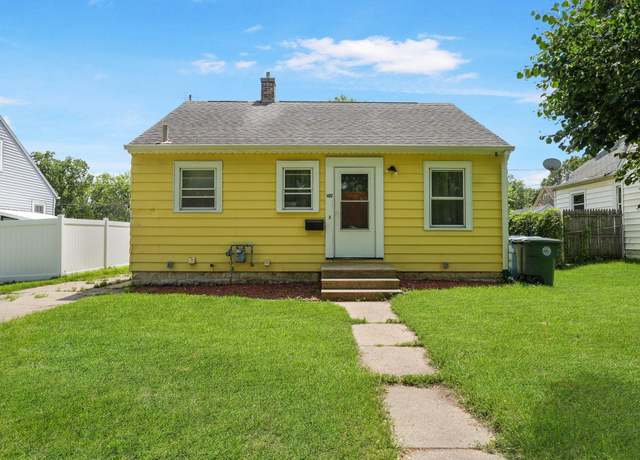 Property at 1422 Vine St, Waterloo, IA 50703, 2 beds, 1 bath
