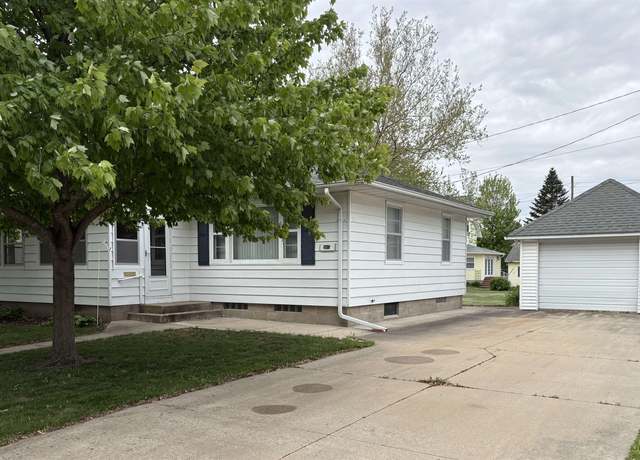 Property at 307 NE 6th Ave, Independence, IA 50644, 2 beds, 1 bath