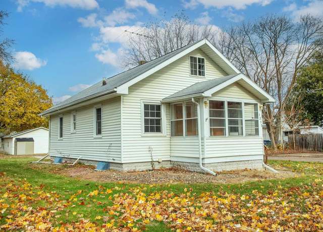 Property at 1317 Forest, Waterloo, IA 50702, 2 beds, 1.5 baths