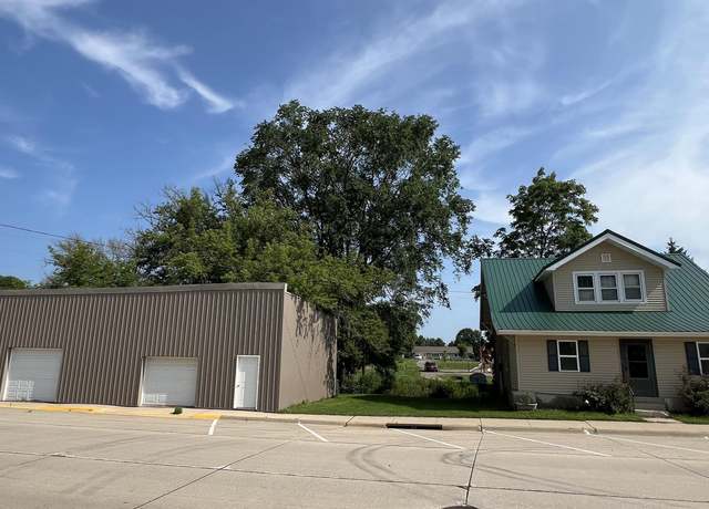 Property at 110 W Main St, Saint Lucas, IA 52166, 3 beds, 1 bath
