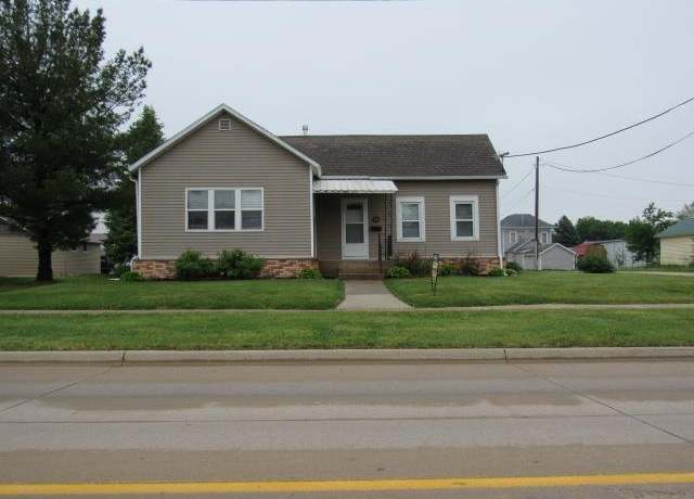 Property at 311 S Cedar St, Monticello, IA 52310, 2 beds, 1 bath