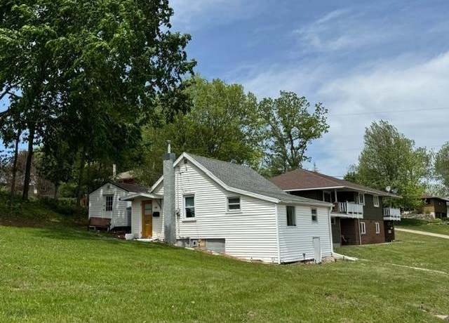 Property at 508 Plum St, Decorah, IA 52101, 2 beds, 1 bath