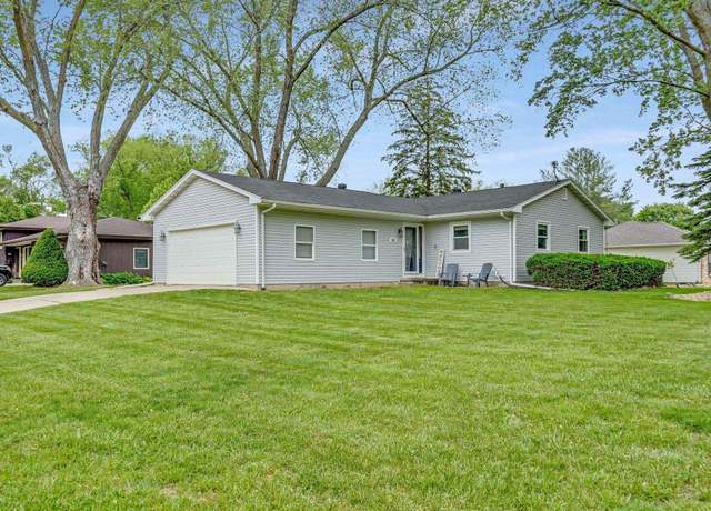 Property at 318 Westbourne Rd, Waterloo, IA 50701, 2 beds, 2 baths