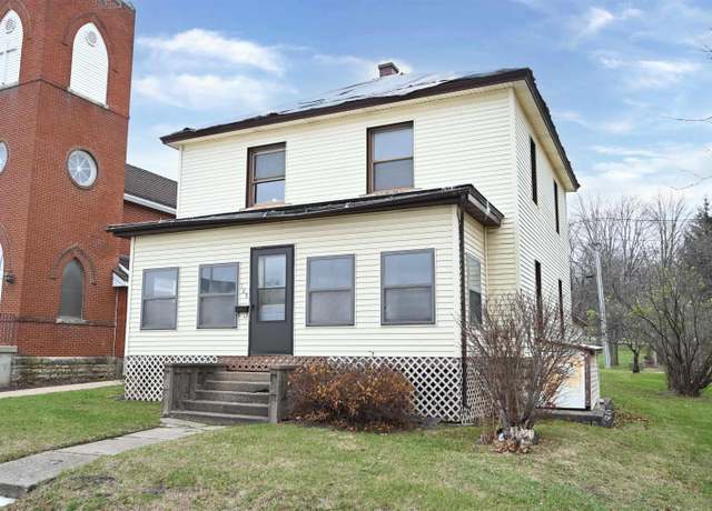 Property at 105 NW 3rd St, Hopkinton, IA 52237, 3 beds, 2 baths