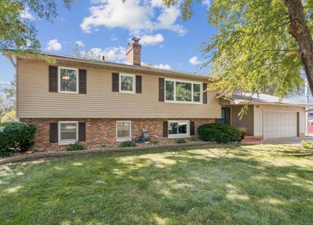 Property at 4824 William Dr, Waterloo, IA 50701, 5 beds, 2.5 baths