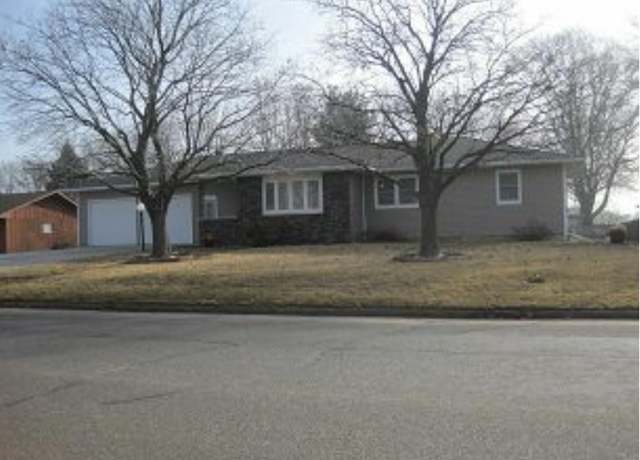 Property at 1225 8th St, Jesup, IA 50648, 3 beds, 1 bath
