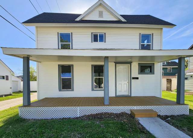 Property at 205 S Tama St, Manchester, IA 52057, 3 beds, 2 baths