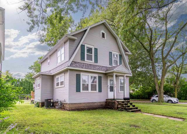 Property at 227 Home Park Blvd, Waterloo, IA 50701, 3 beds, 1.5 baths