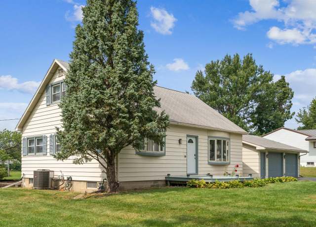 Property at 6219 Cutler St, Waterloo, IA 50703, 4 beds, 2 baths