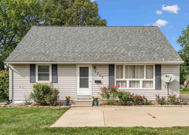 Property at 1717 E Mitchell Ave, Waterloo, IA 50702, 4 beds, 2 baths