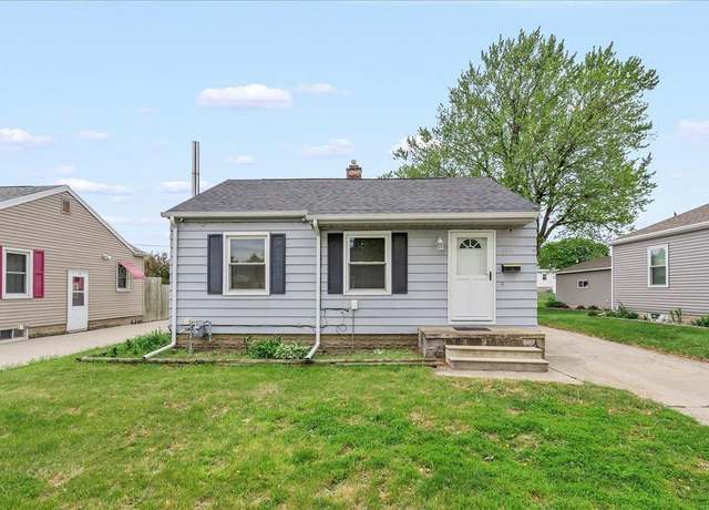 Property at 1852 Hawthorne Ave, Waterloo, IA 50702, 2 beds, 1 bath