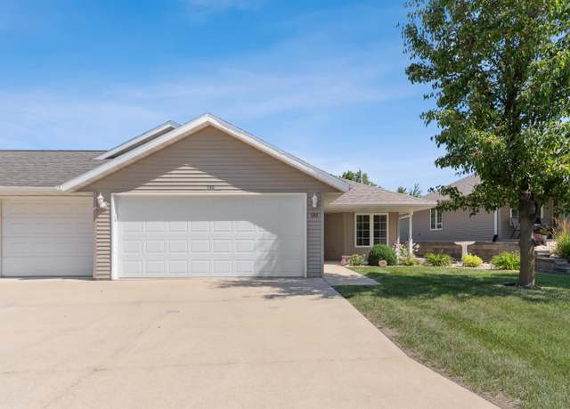 Property at 130 Presley Cir, Waterloo, IA 50701, 3 beds, 2 baths