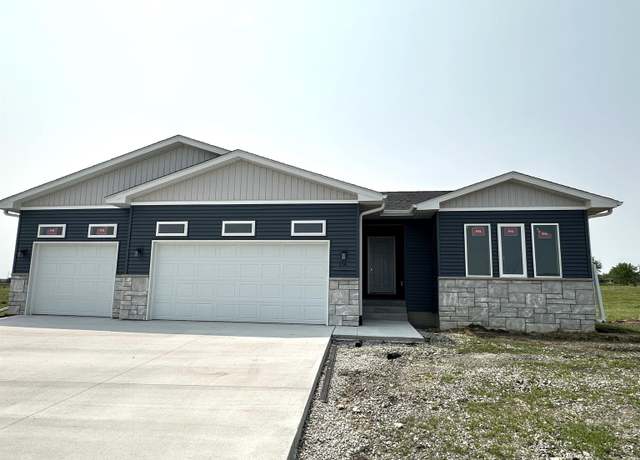 Property at 130 Moonlight Dr Dr, Waterloo, IA 50701, 3 beds, 2 baths