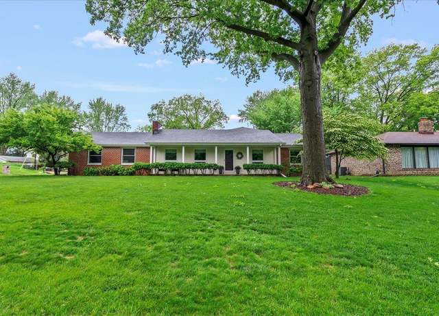Property at 18 River Ridge Rd, Cedar Falls, IA 50613, 4 beds, 2 baths