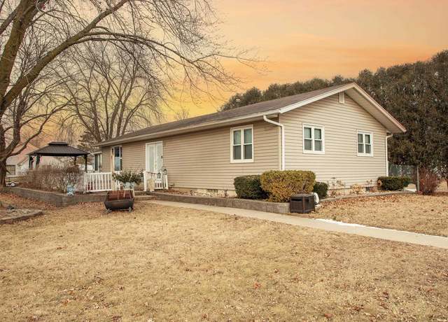 Property at 260 Pine St, Allison, IA 50602, 2 beds, 1 bath