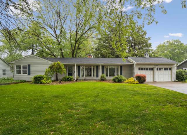 Property at 1119 Prospect Blvd, Waterloo, IA 50701, 3 beds, 2.5 baths