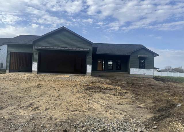 Property at 1817 Ashworth Dr, Cedar Falls, IA 50613, 5 beds, 3.5 baths