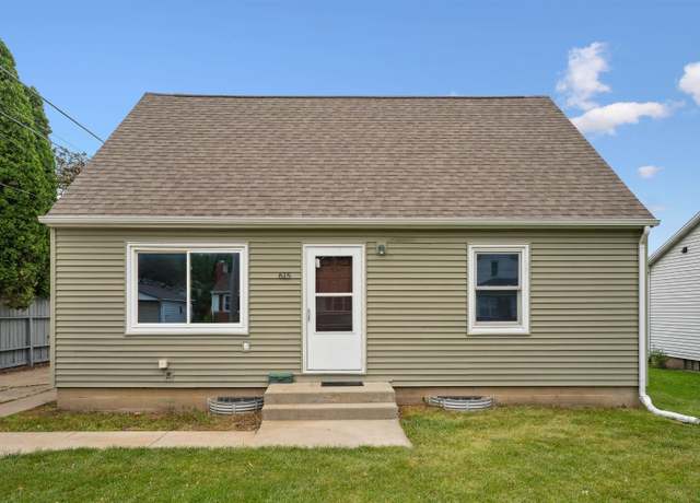 Property at 615 Eureka St, Waterloo, IA 50702, 3 beds, 1 bath