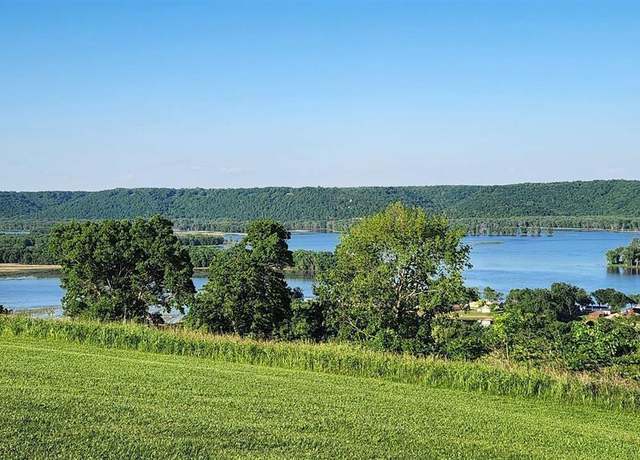 Property at 275 Grand Ridge Rim Way, Garnavillo, IA 52049
