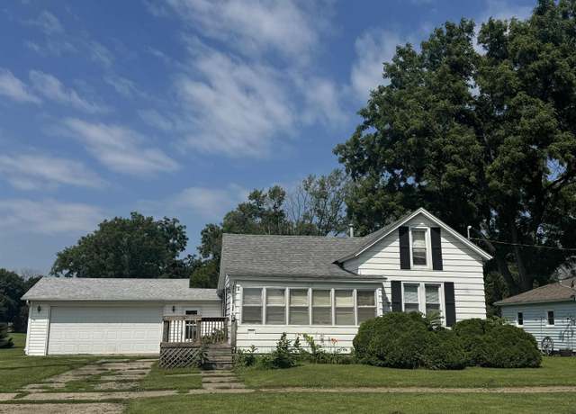 Property at 1203 E Street St, Charles City, IA 50616, 2 beds, 1 bath