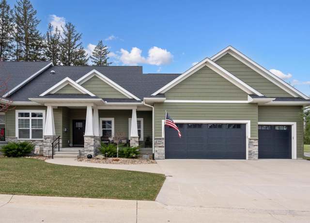 Property at 3814 Trent Ln, Waterloo, IA 50701, 3 beds, 2.5 baths