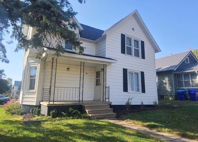 Property at 40 SE 5th Ave, Oelwein, IA 50662, 3 beds, 1.5 baths