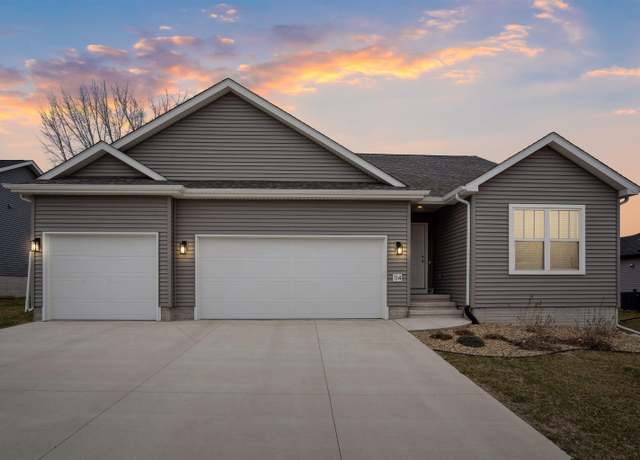 Property at 114 Sunbird Ct, Waterloo, IA 50701, 4 beds, 3 baths