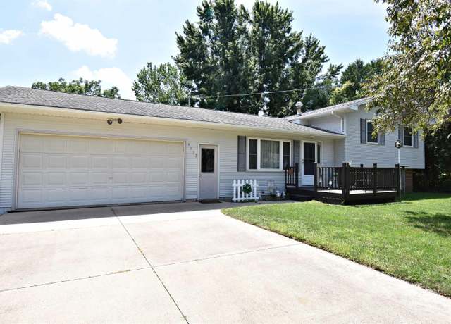 Property at 1113 4th St. N.e. St, Independence, IA 50644, 3 beds, 2 baths