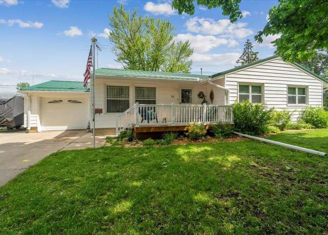 Property at 511 5th St St SE, Oelwein, IA 50662, 3 beds, 2 baths