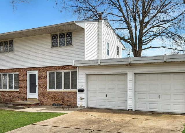 Property at 3115 W 9th St, Waterloo, IA 50702, 3 beds, 1.5 baths