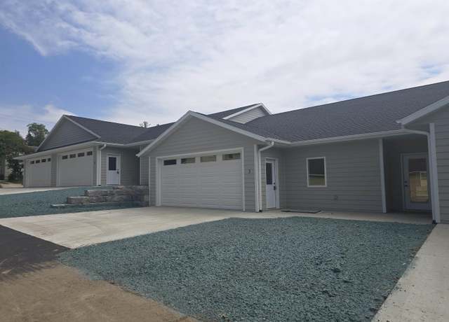 Property at 709 Washington St #3, Decorah, IA 52101, 2 beds, 2 baths