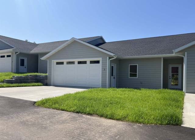 Property at 709 Washington St #3, Decorah, IA 52101, 2 beds, 2 baths
