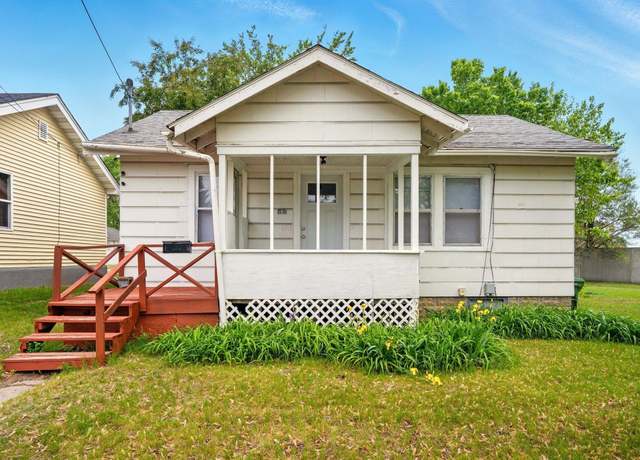 Property at 516 Upton Ave, Waterloo, IA 50701, 2 beds, 1 bath