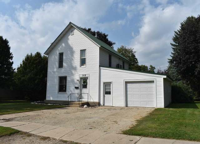 Property at 315 Walnut St, Osage, IA 50461, 3 beds, 1 bath
