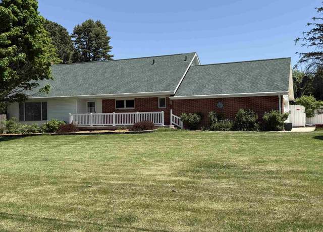 Property at 3535 Ansborough Ave, Waterloo, IA 50701, 4 beds, 2 baths