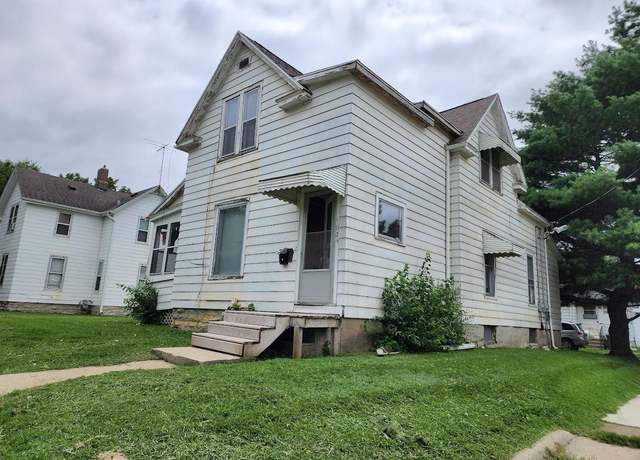 Property at 102 South St, Waterloo, IA 50701, 3 beds, 2 baths